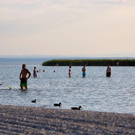 Seewirt & Haus Attila Podersdorf am See Bagian luar foto