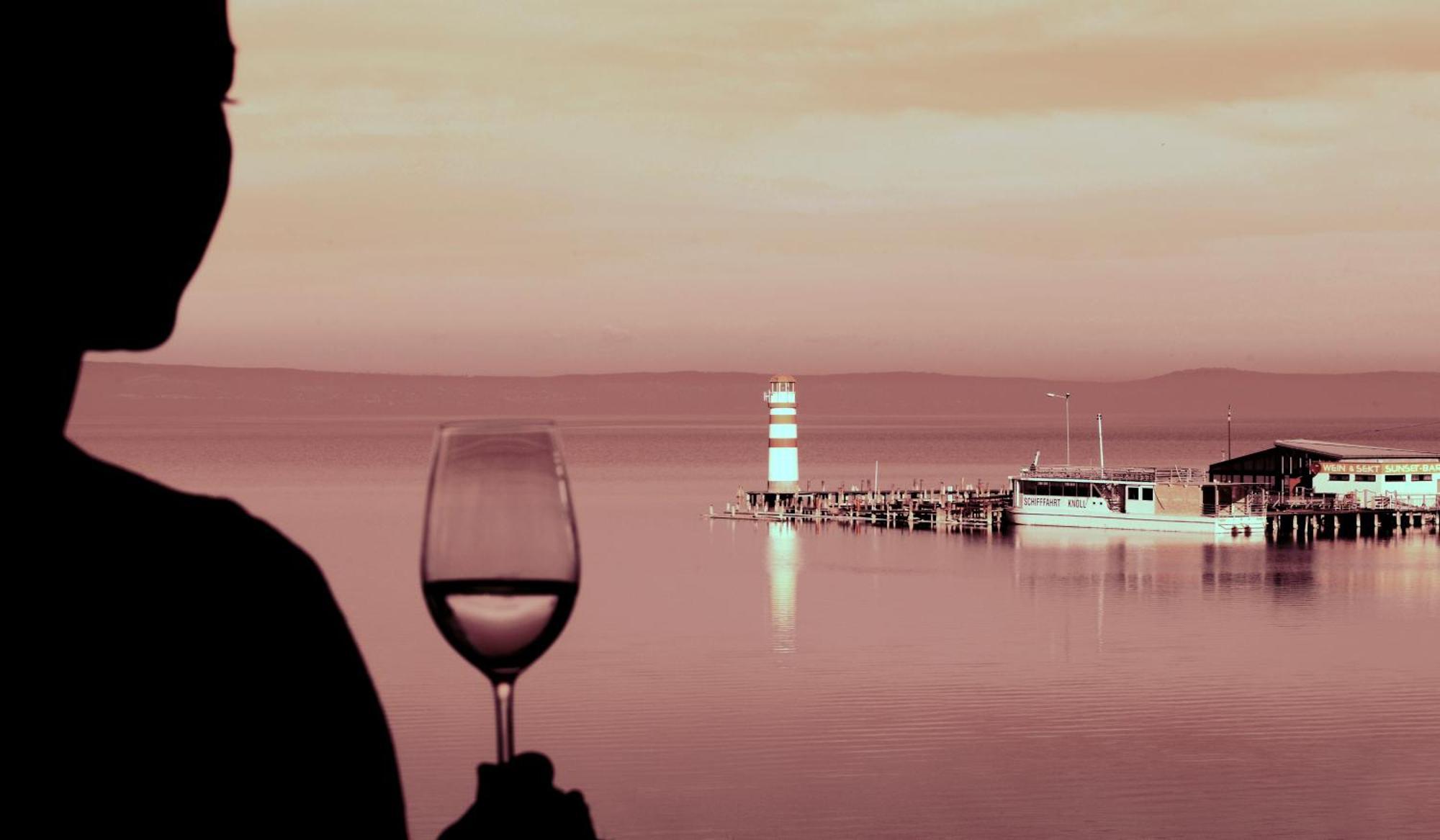 Seewirt & Haus Attila Podersdorf am See Bagian luar foto